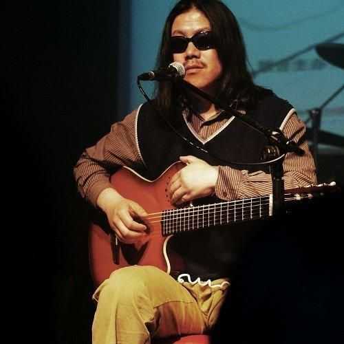 "是周云蓬们."我回答. 一个叫木头,一个叫马尾. ——《九月》