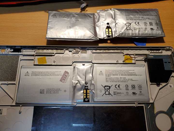 你的surface 有遇到电池鼓包的情况吗? ?