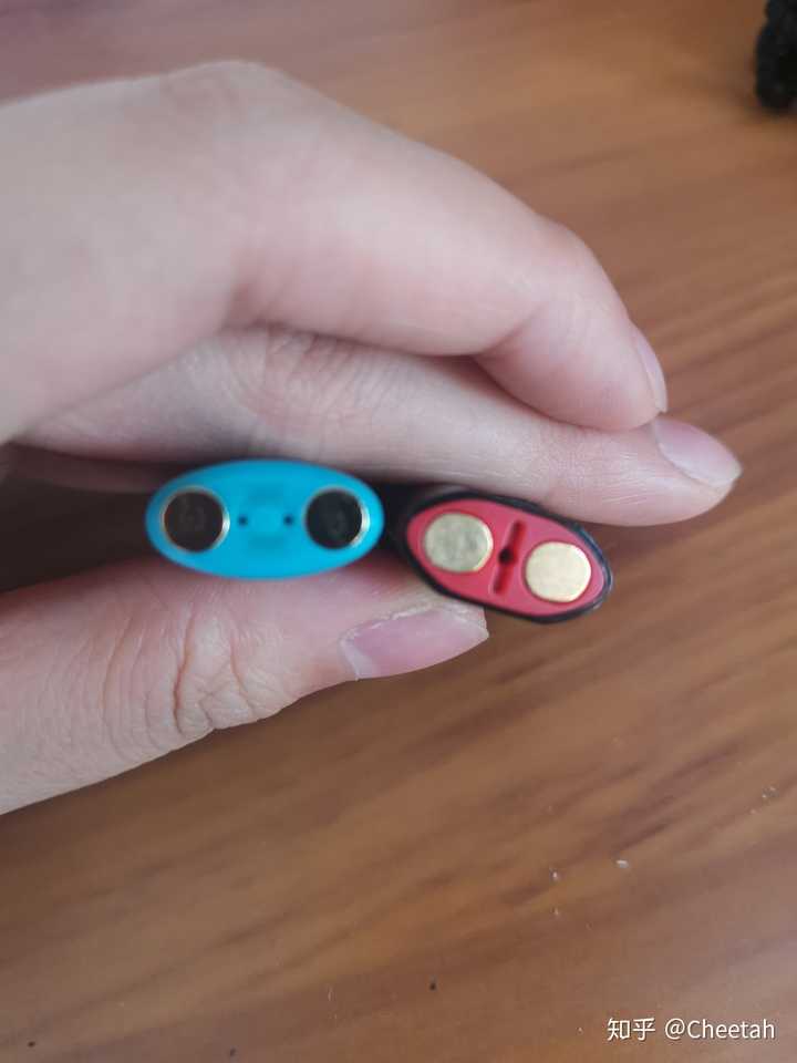 雪茄新出的烟弹跟悦刻4代弹可以通用嘛把悦刻4代的烟弹放在雪茄的杆里