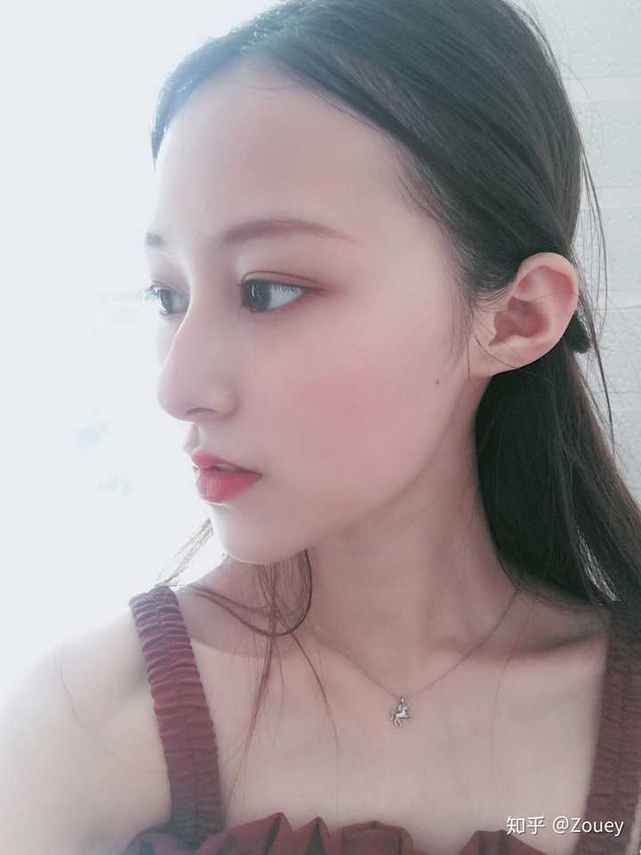 鼻子太挺拔有什么体验?