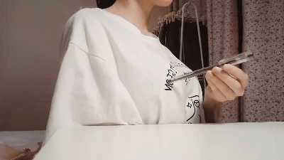 如何看待最近空间爆火的胸弹笔,他们都是出于什么样的心理? - 知乎