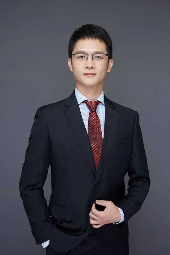 明窗邀华月 的想法: 年入百万的基金经理辞职去当公务员,本质