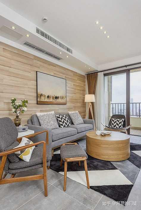 最近准备装修,日式风格,准备用地暖,装正在纠结使用木地板还是仿木