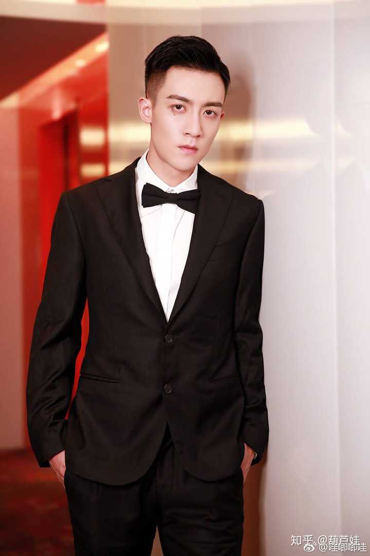 如何评价x玖少年团谷嘉诚的长相?