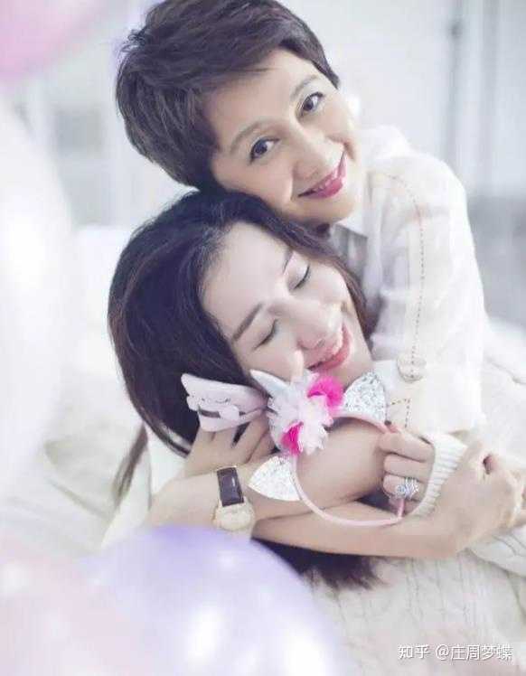 为什么赌王四太梁安琪愿意嫁给赌王，她当年才20来岁，赌王已经有60来岁了，请问这是真爱吗？ - 知乎