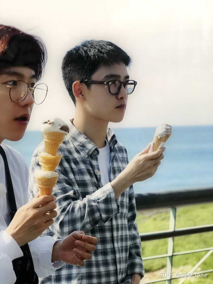 各位爱丽怎么看都暻秀和边伯贤的关系呢,是炒cp吗?