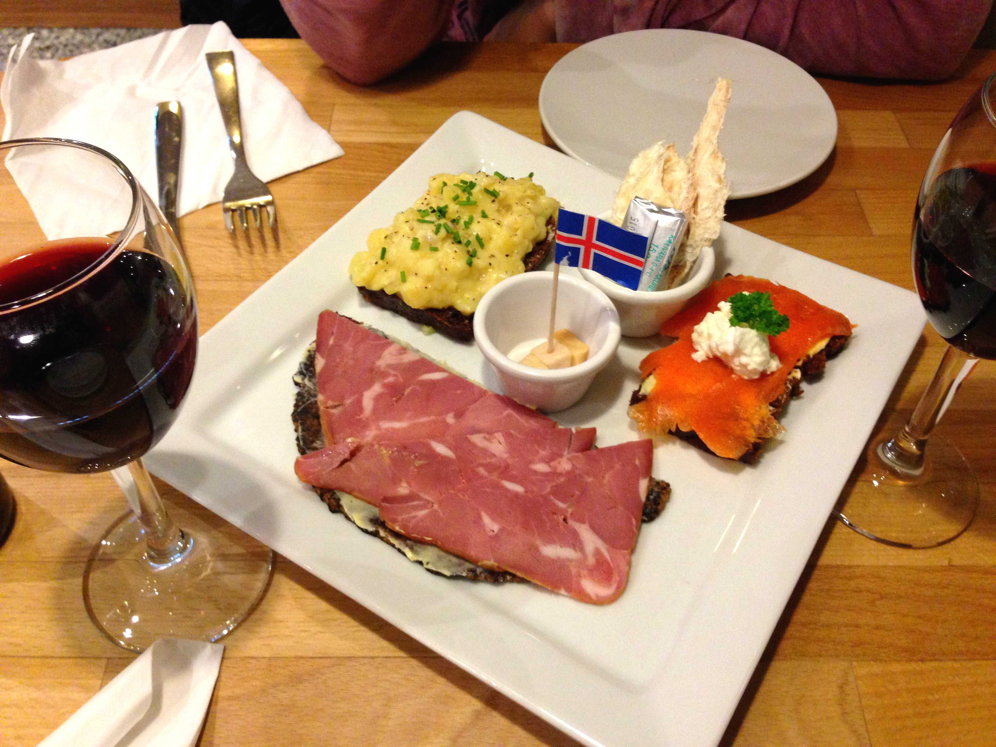 冰岛发酵鲨鱼肉!