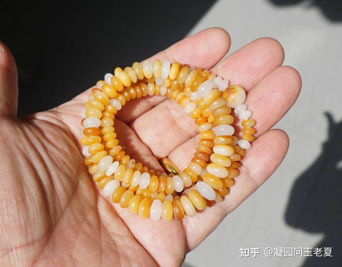 凝园问玉老夏 的想法: 黄沁籽料片珠ngtc 颜色请参照白纸照; 重