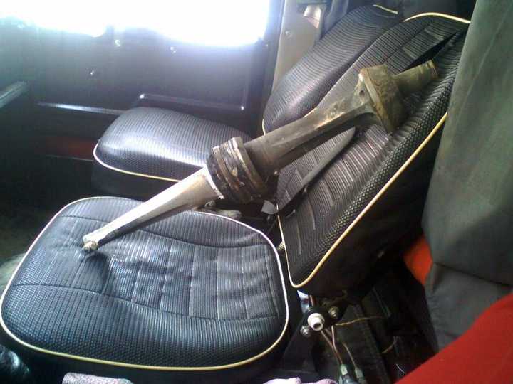 疑似射击后的vacuum-1/2硬制铝合金弹托的实物图,按弹托尺寸来看