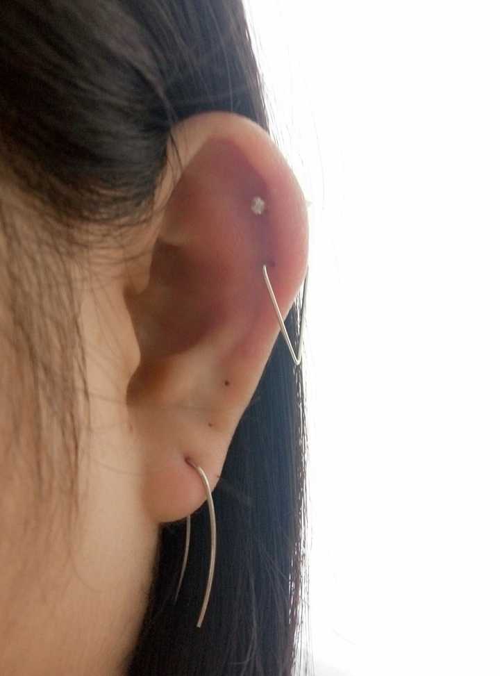 女生打两个及以上耳洞是什么体验?