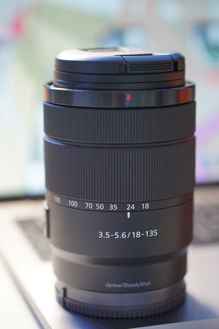 如何评价索尼新发布的E 18-135mm F3.5-5.6 OSS 镜头（SEL18135）？ - 知乎