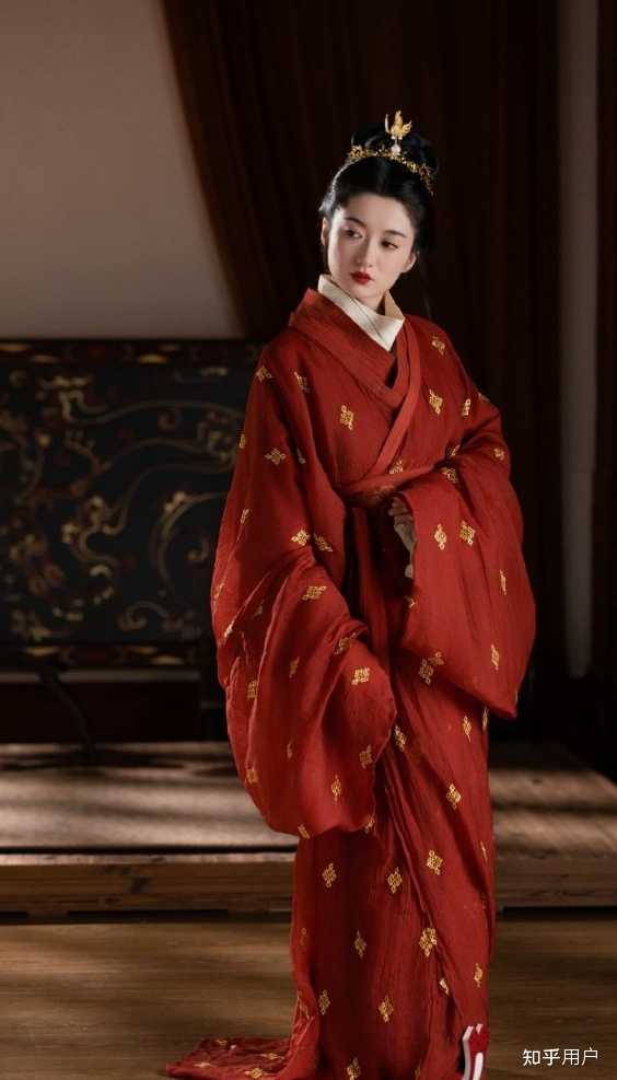 曲裾、直裾、襦裙、半臂、袄裙、褙子、圆领袍、直裰、贴里……这些古代服饰名词分别是什么意思？ - 知乎
