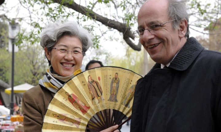 2011年4月8日,时中国外交部副部长傅莹邀请欧洲驻华使节夫妇赴山东