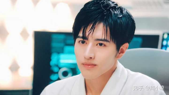 有人发现《偶像练习生》罗正的帅吗?