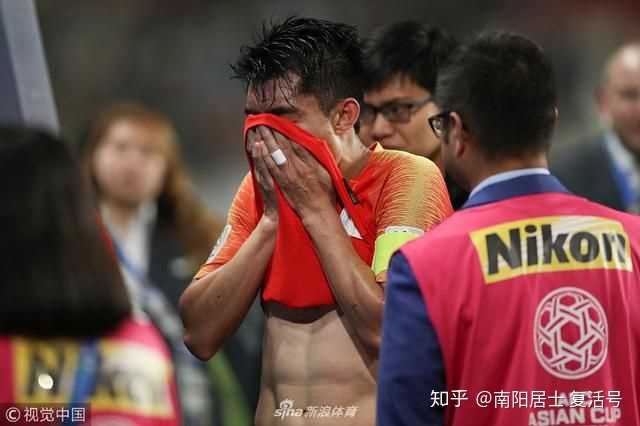 中国足球运动员肚子图片