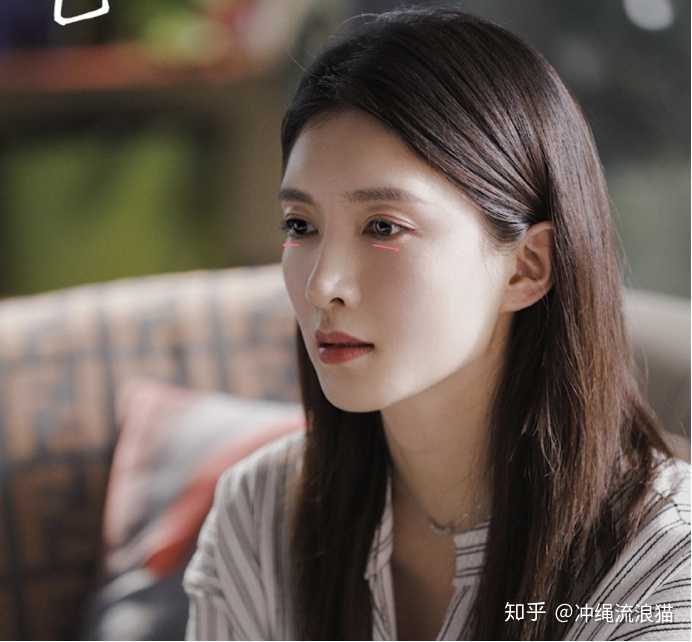 如何评价江疏影在《三十而已》中的颜值和穿搭造型?