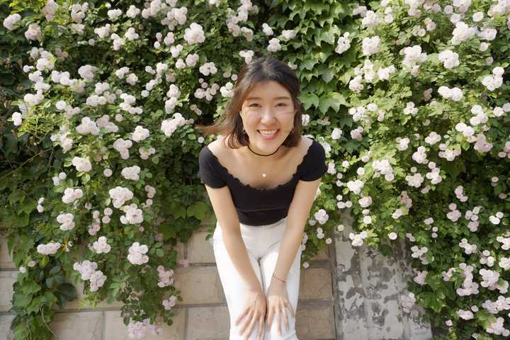 拍照如何拍出自然笑容 v2-d868b7e4d0978e69ec3a14c27a44cc93_hd.jpg