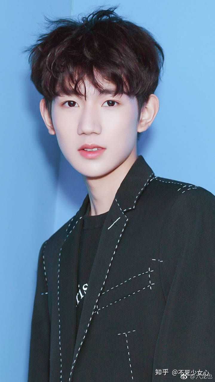 如何客观的评价一下tfboys王源的鼻子?