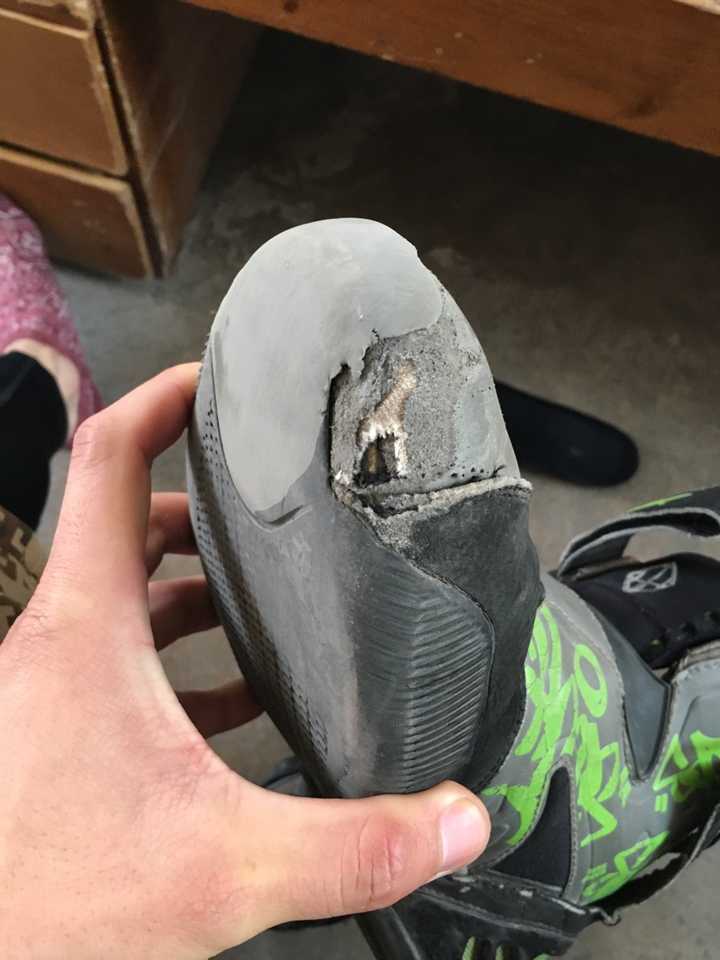 你们都穿什么牌子的球鞋?