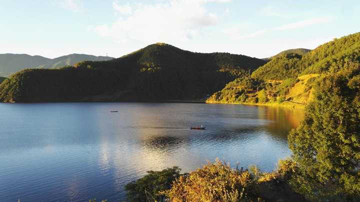 想从上海去云南旅游，大概要去的地方是昆明，大理，丽江，普洱，西双版纳，求推荐路线及攻略，谢谢