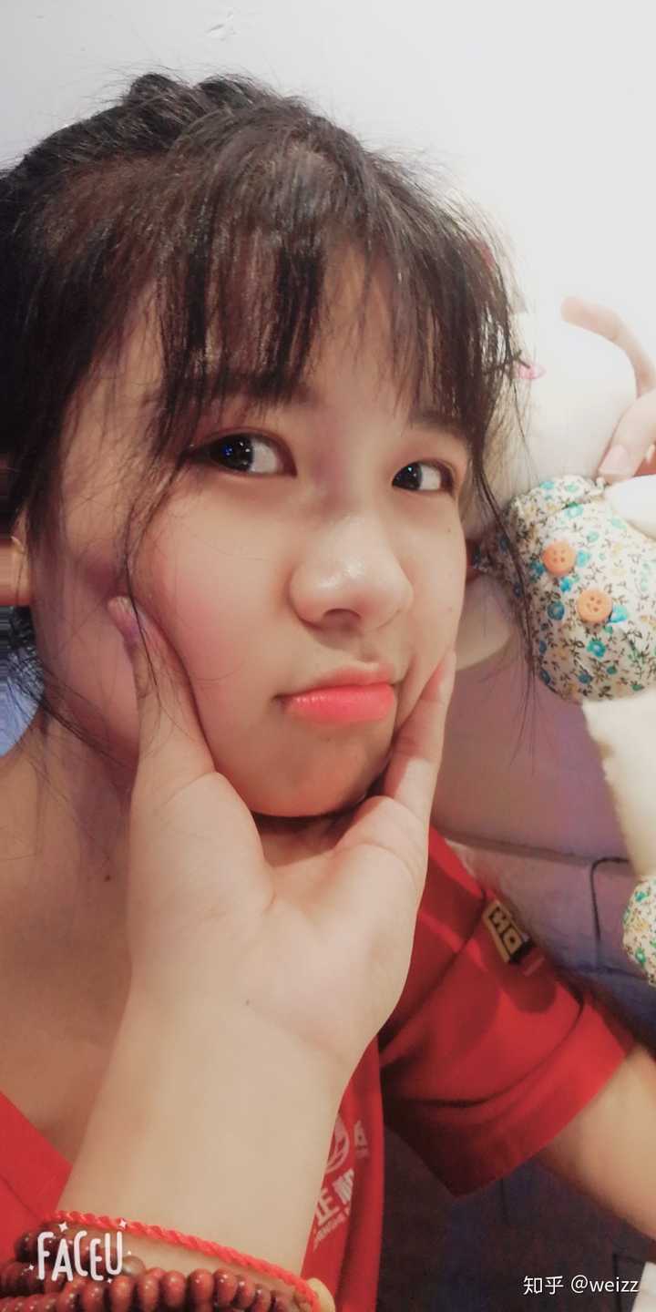 有一个漂亮又可爱女朋友是个什么体验?