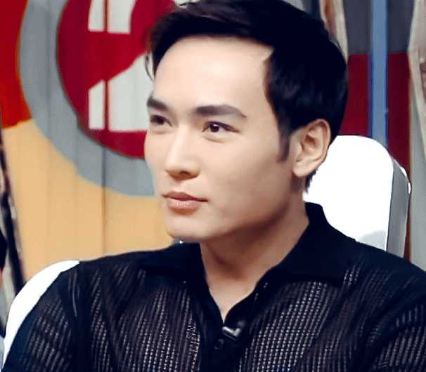 大家觉得焦恩俊和严屹宽那个更好看