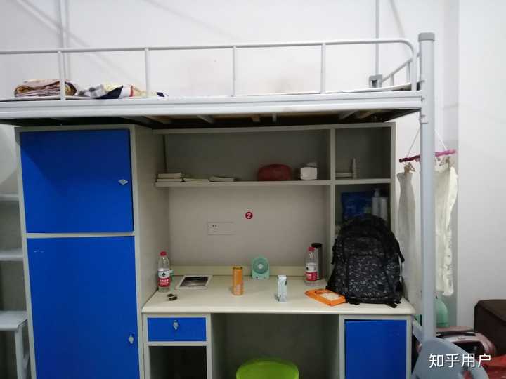 南昌医学院的宿舍条件如何?校区内有哪些生活设施?