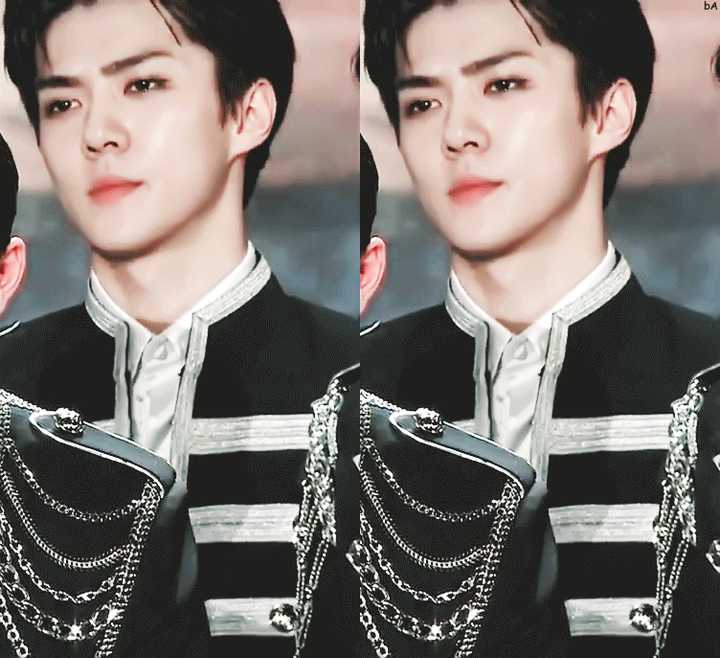 有哪些韩国爱豆让你觉得有贵族气质?