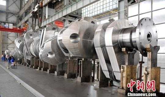 船舶实现转向为什么不直接控制螺旋桨转动,而是在螺旋