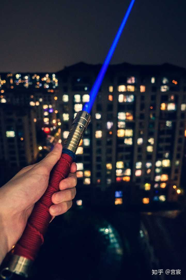 目前街头格斗最强的冷兵器(或兵器组)是什么?