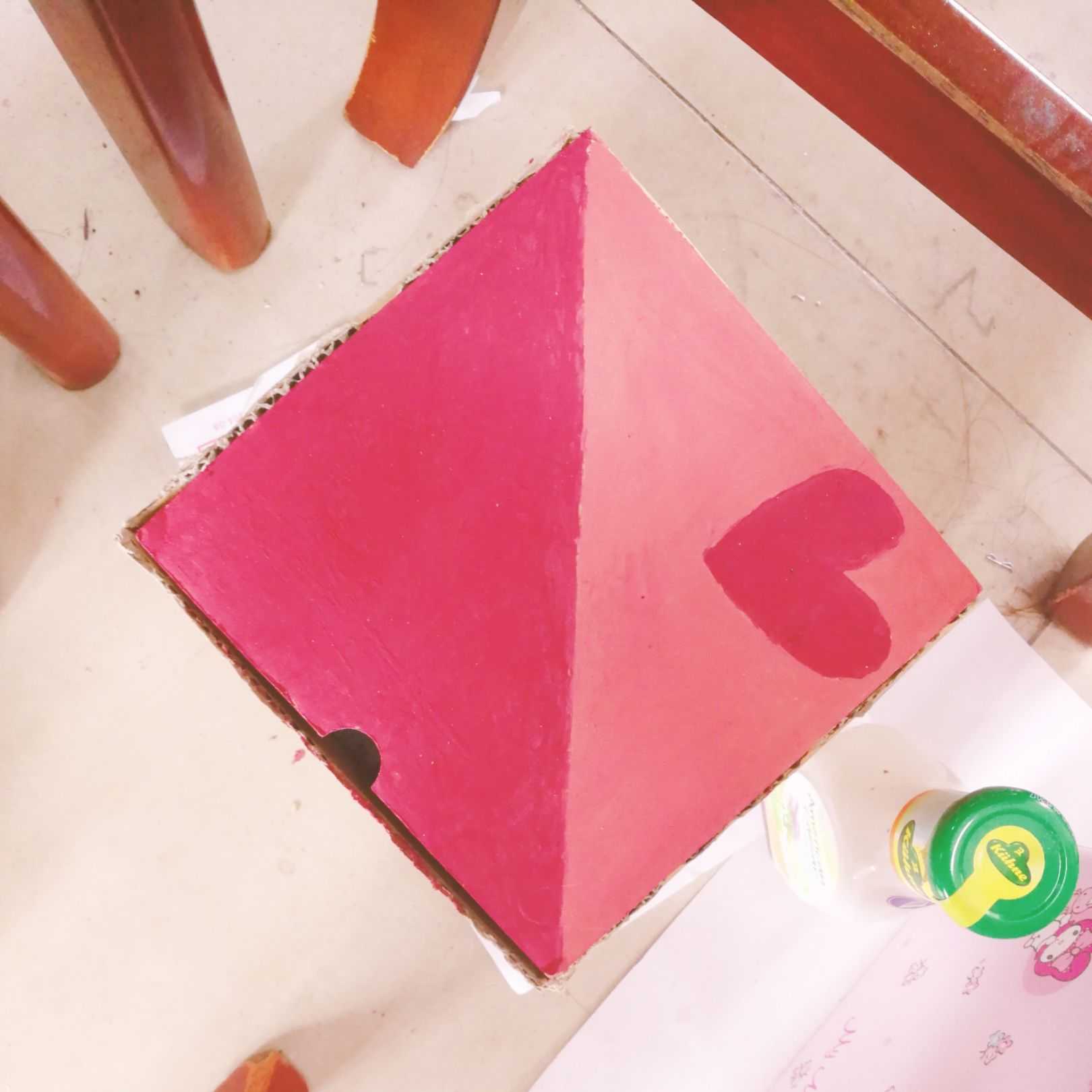 一般废弃的化妆品能拿来干嘛。比如粉底液素颜