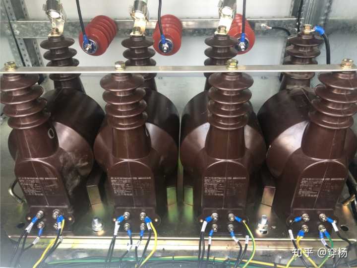 电压互感器4pt和3pt主要区别是什么在设备上怎么判断是4pt还是3pt