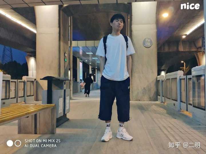 190cm70kg的我被别人看成160