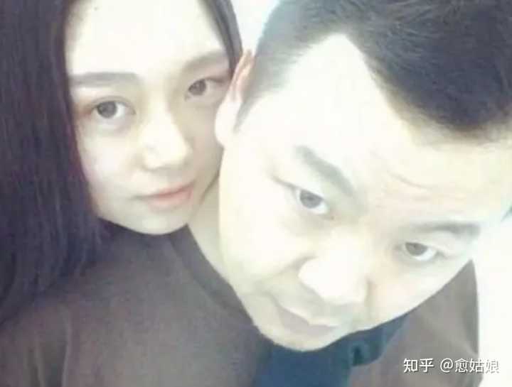 有没有人记得一对古早网红情侣? - 知乎