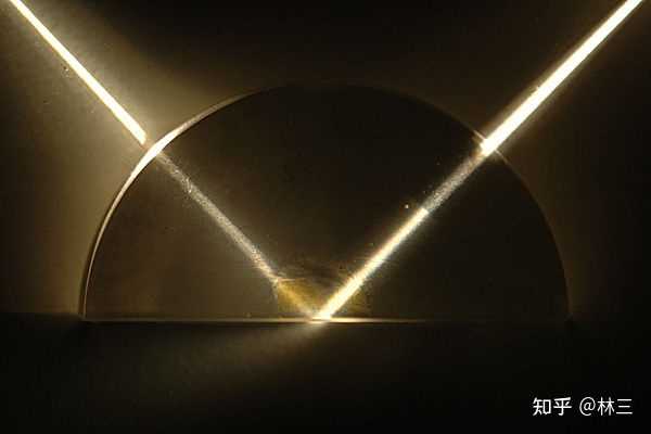 光照射在金属表面为什么会反射？ - 知乎