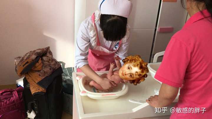 医院怎么给婴儿洗澡?