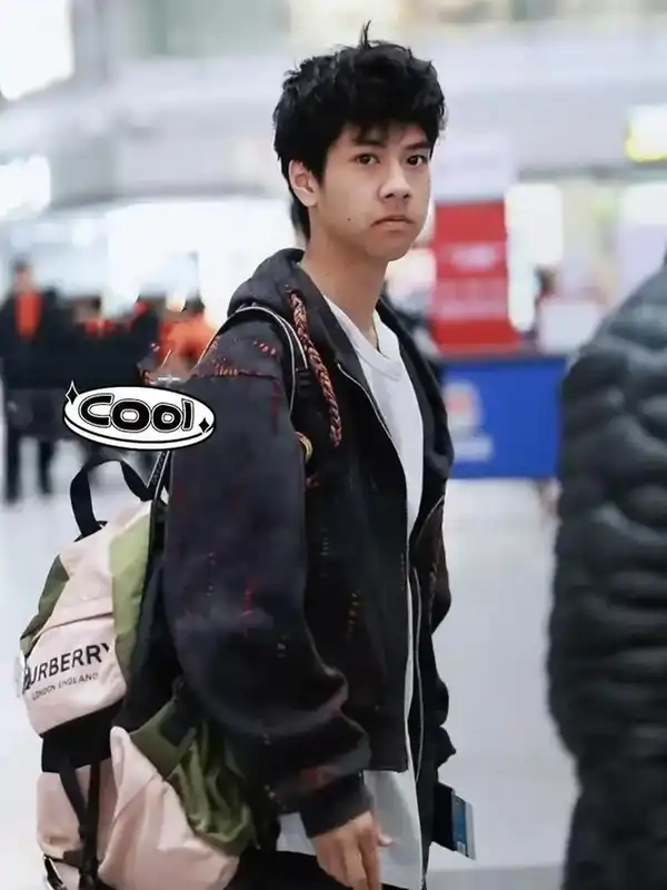 如何看待摇滚歌手郑钧送15岁儿子出国留学？