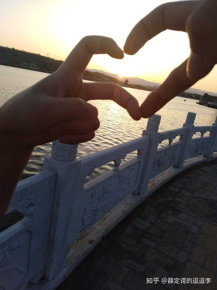 网恋奔现后发现对方长得很丑怎么办?