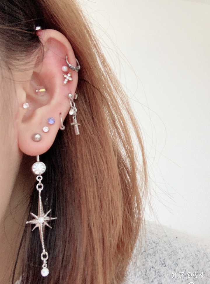 女生打两个及以上耳洞是什么体验?