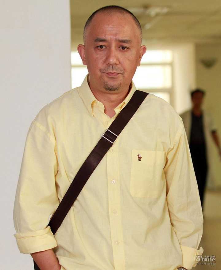 方子哥 / 孙桂田 / 余玥 / 梁丽 / 李滨 / 黄宥明 / 贾玲 / 延艺(导演