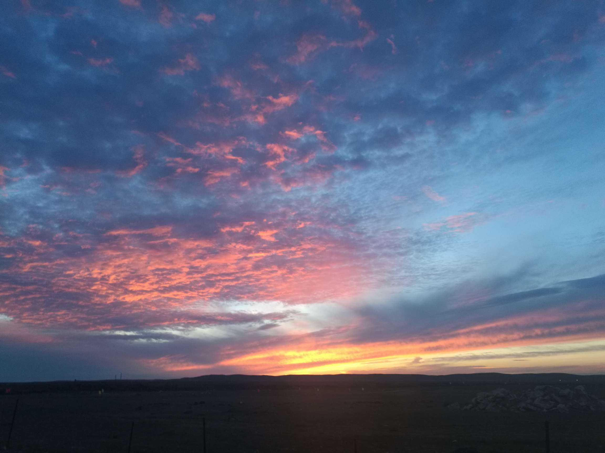 手机摄影# 内蒙古大草原的晚霞