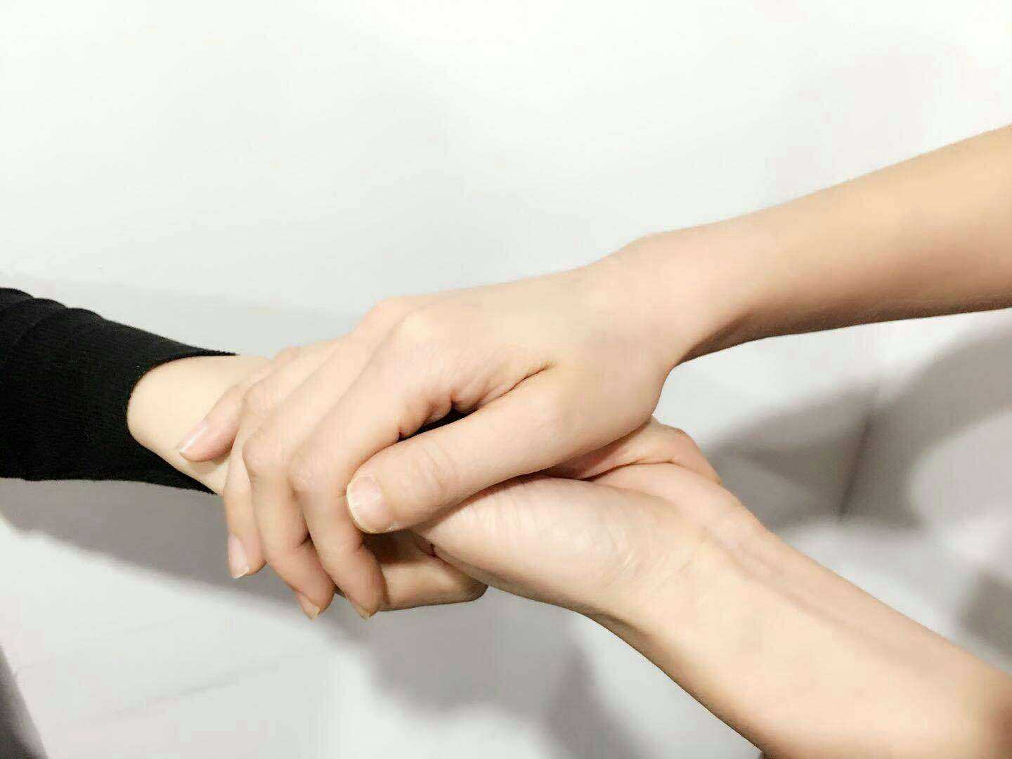 怎样握手是正确的呢?