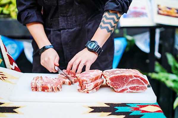 为什么家庭烧烤烤不出香味，肉还很干？