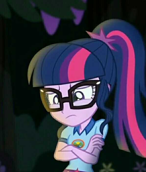 那么接下来我们只要比云宝和暮光闪闪之间的速度就行了.