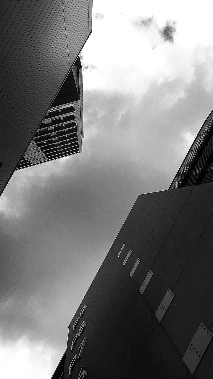 有没有黑色调很静谧的壁纸