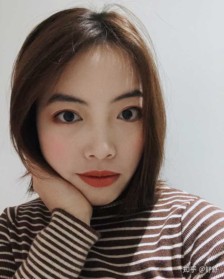 我的骨架很大,再加上比较丰腴(捂脸逃^_^),脸显得更加的大