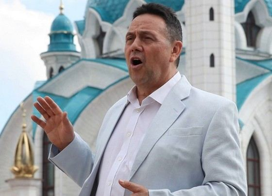 俄罗斯著名鞑靼族歌唱家易卜拉欣莫夫,可以,这个姓很鞑靼,很清真