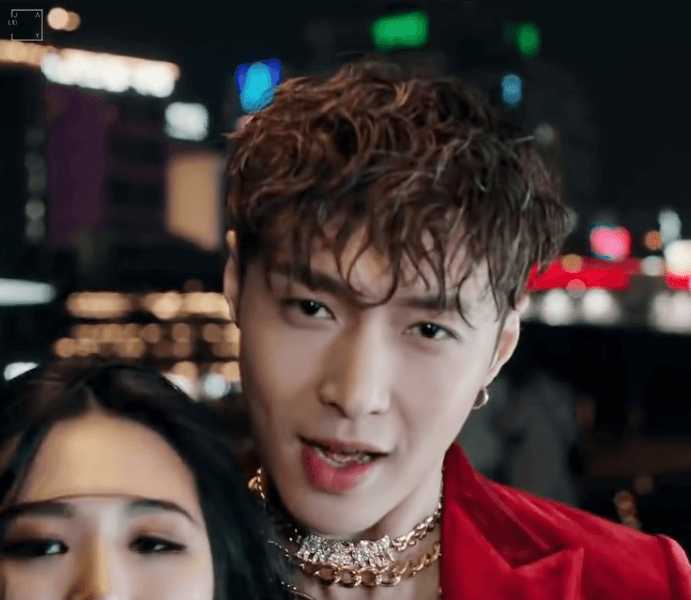 鹿晗和张艺兴,你觉得谁的综合实力更强? - 知乎