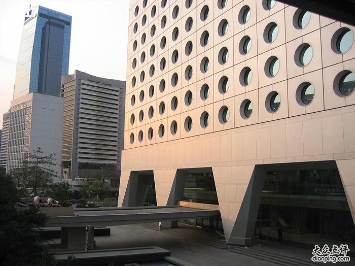 李嘉诚涉足香港地产时期香港商业大厦发展情况
