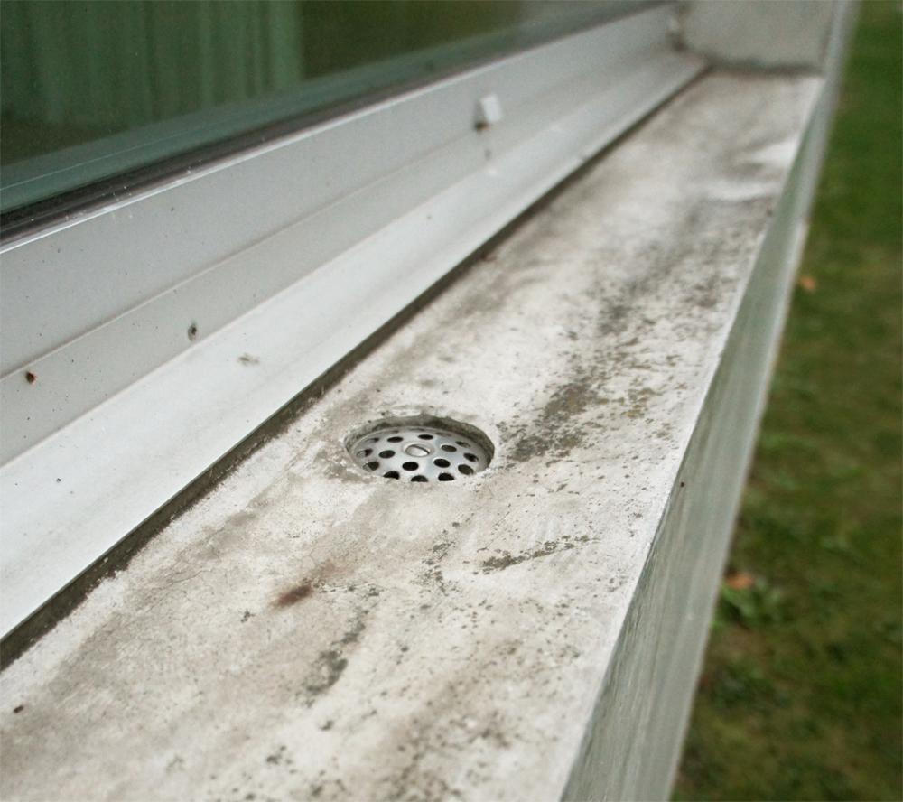 建筑周围一定要做散水和排水沟吗